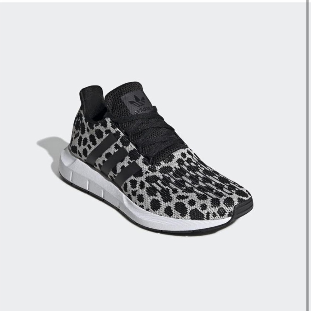EUC Adidas Swift Run Sneakers